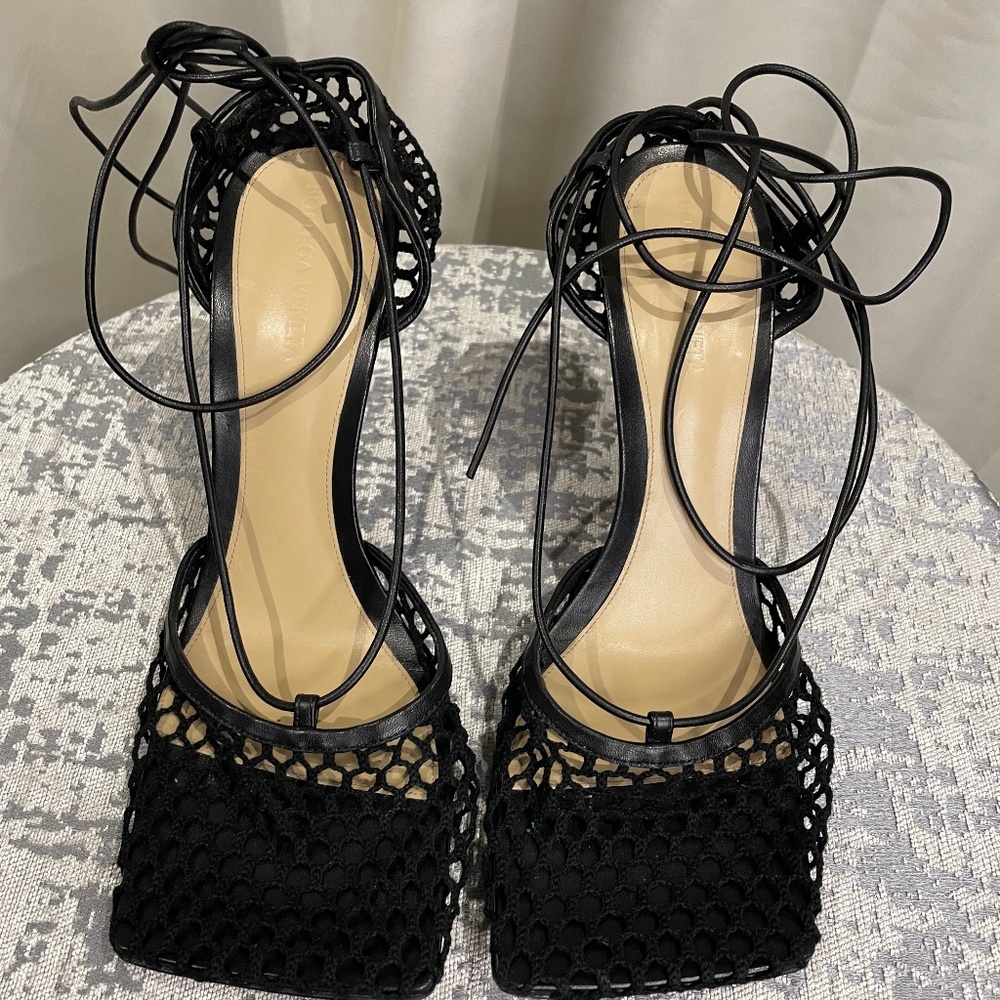BOTTEGA VENETA $650 Stretch Sandals In BLACK Mesh & Leather - Size 41(US 11)